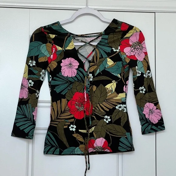 Guess Top - Picture 2 of 5